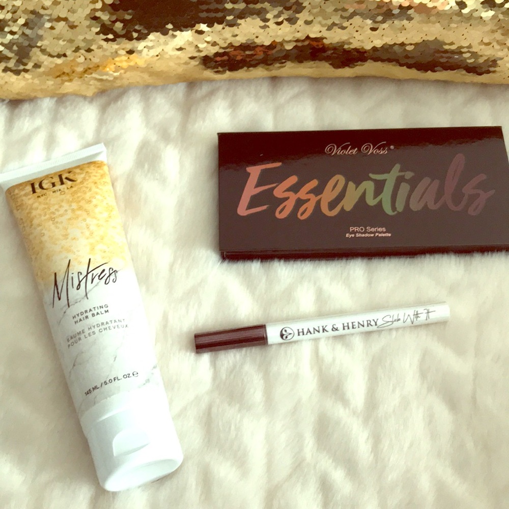 Boxycharm IGK, Violet Voss, Hank and Henry